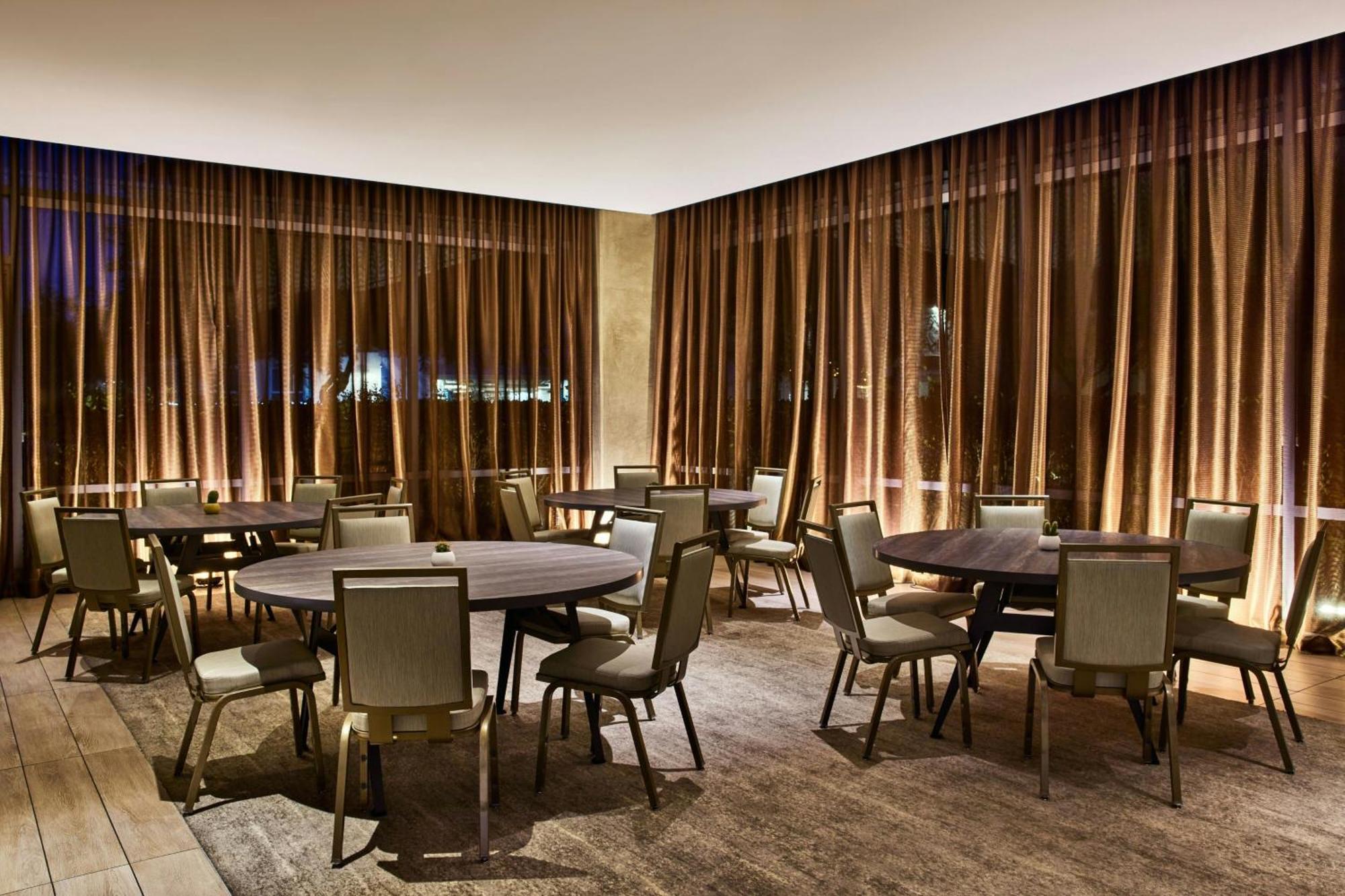 Ac Hotel By Marriott Irvine Exterior foto