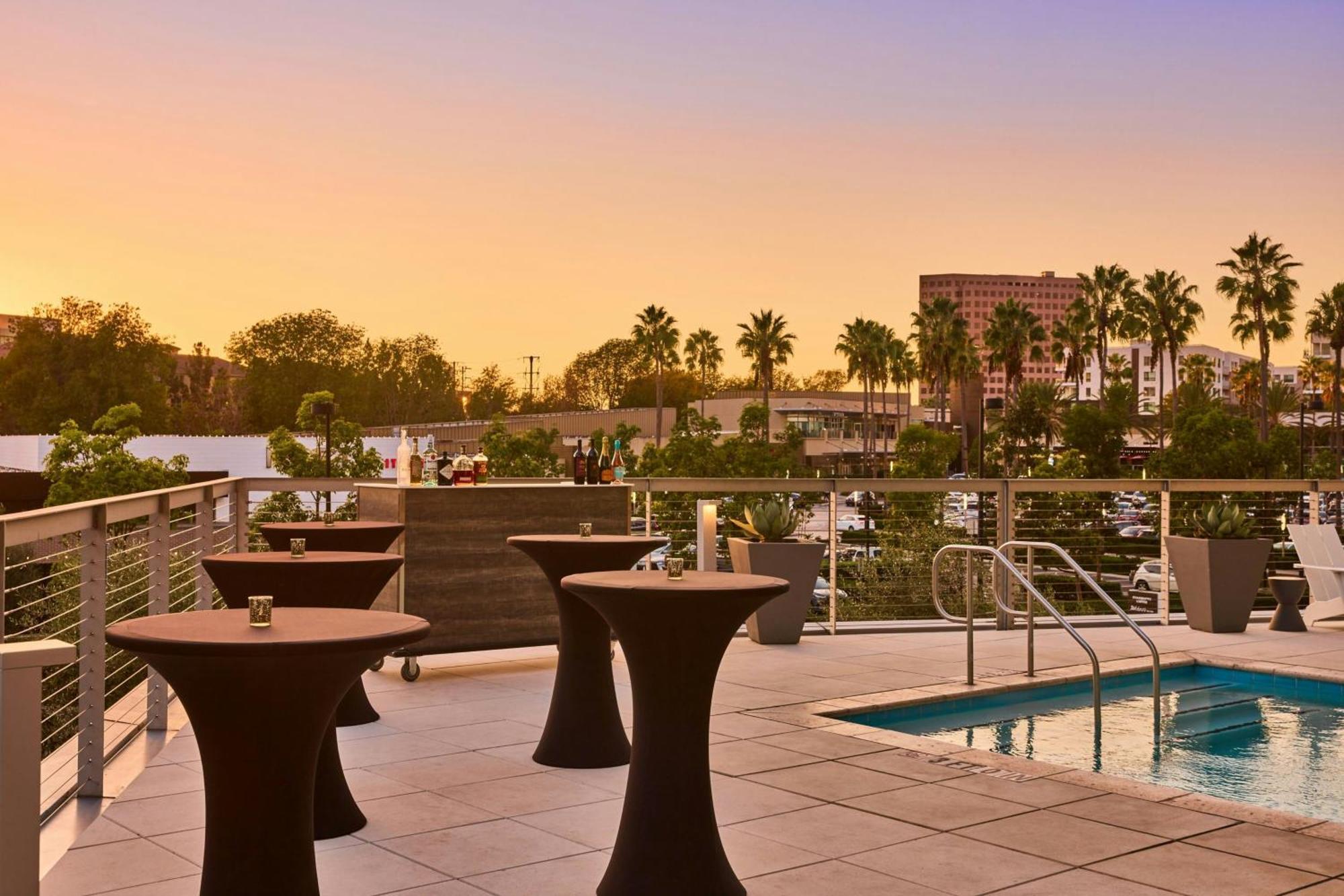 Ac Hotel By Marriott Irvine Exterior foto